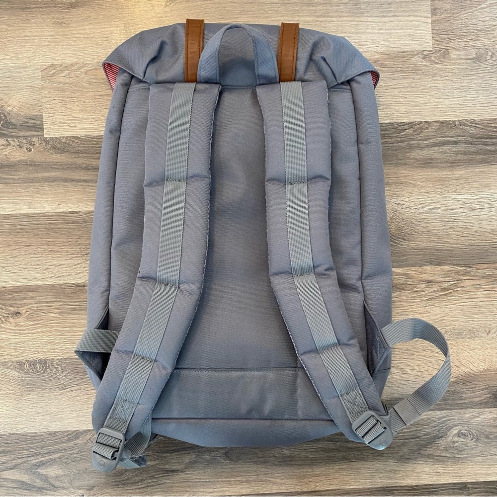 SOLD Herschel Grey Retreat Backpack - Picture 3 of 13